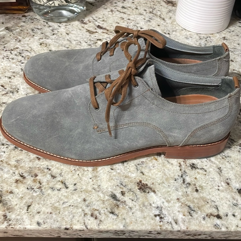 Beautiful Cole Haan leather shoes.